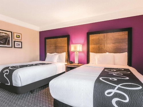 La Quinta Inn & Suites by Wyndham Shreveport Airport image 30