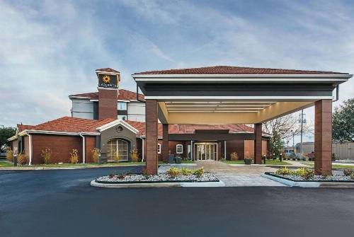 La Quinta Inn & Suites by Wyndham Shreveport Airport image 40